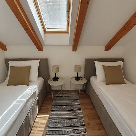 River Ljubljanica بيت للعطل ليوبليانا